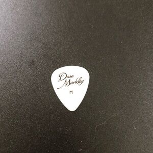 Dean Markley Guitar Pick.  Size OS